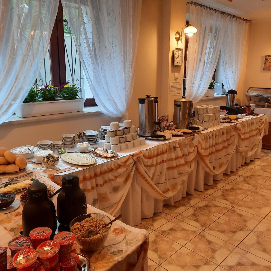 Osrodek Wypoczynkowy Buenos Aires Bed & Breakfast Kudowa Zdroj Ngoại thất bức ảnh